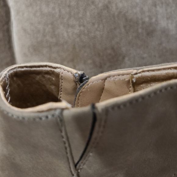 Lifestride Dynasty zippered bootie tan with 1.5 inch heel women's - Picture 9 of 10